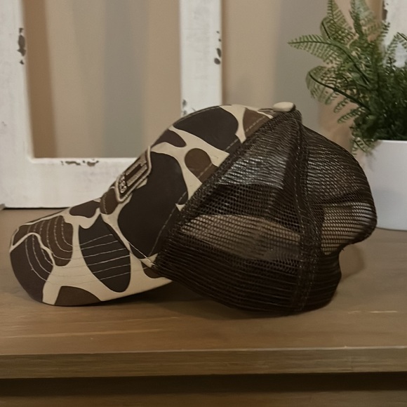 YETI  Camo SnapBack hat - Picture 2 of 7